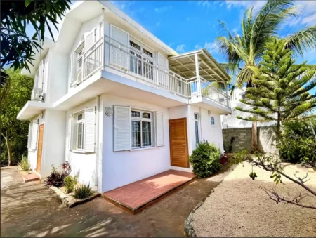 Casa venta Mauricio. Vista fachada principal